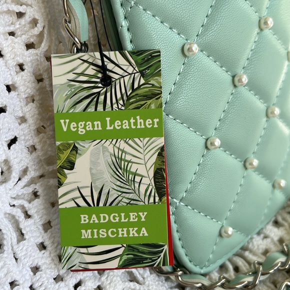 NWT Easter/spring phone case with insert card holder/ pearl strap. Mint green. - Picture 8 of 11